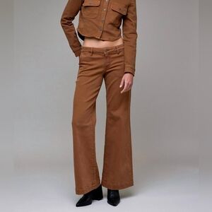 NEW w/Tags  -HIDDEN - Happi Stretch Low Rise Comfort Flare Jeans, size 26